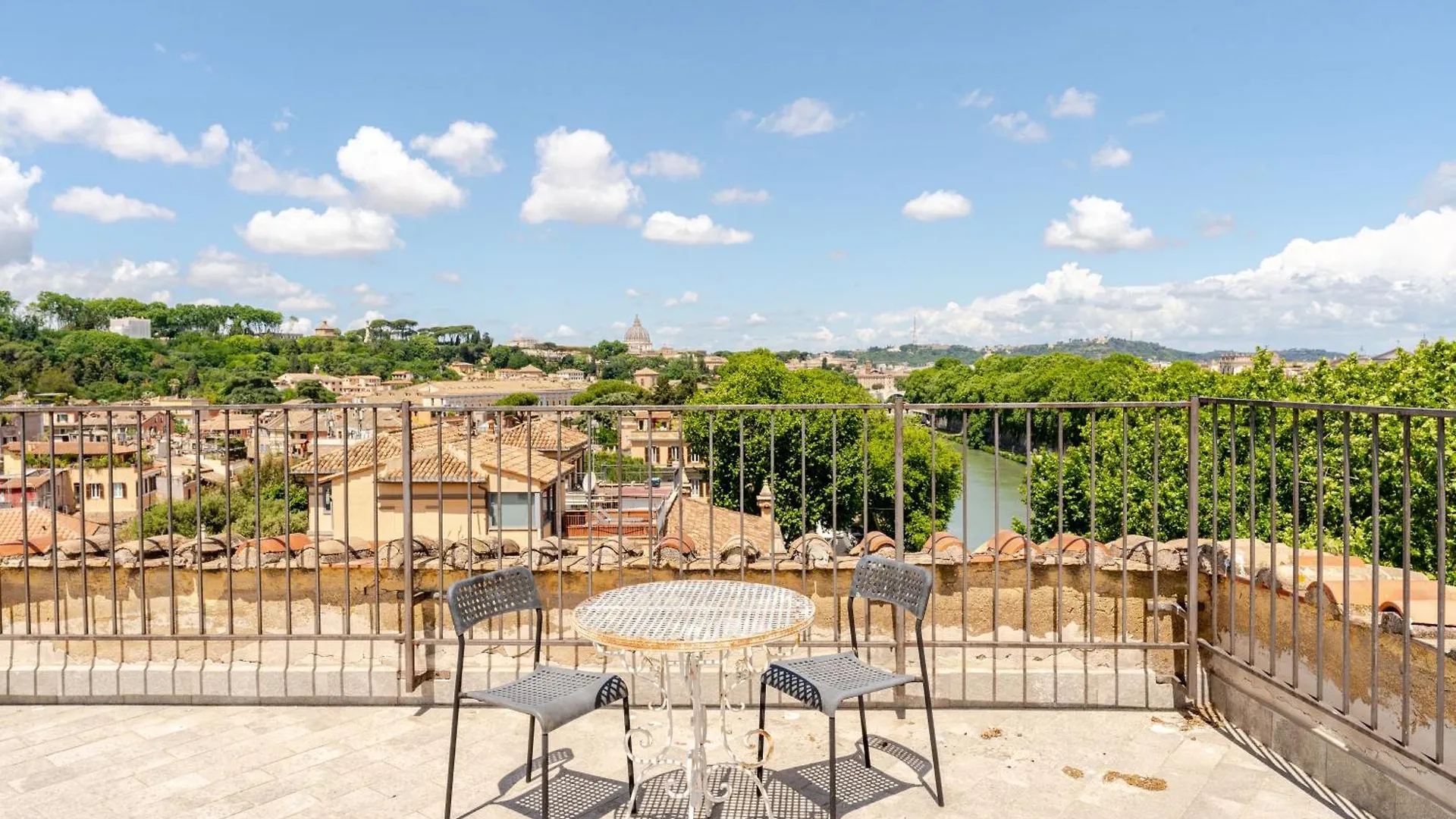 Trilussa Dolce Vita Apt Rome
